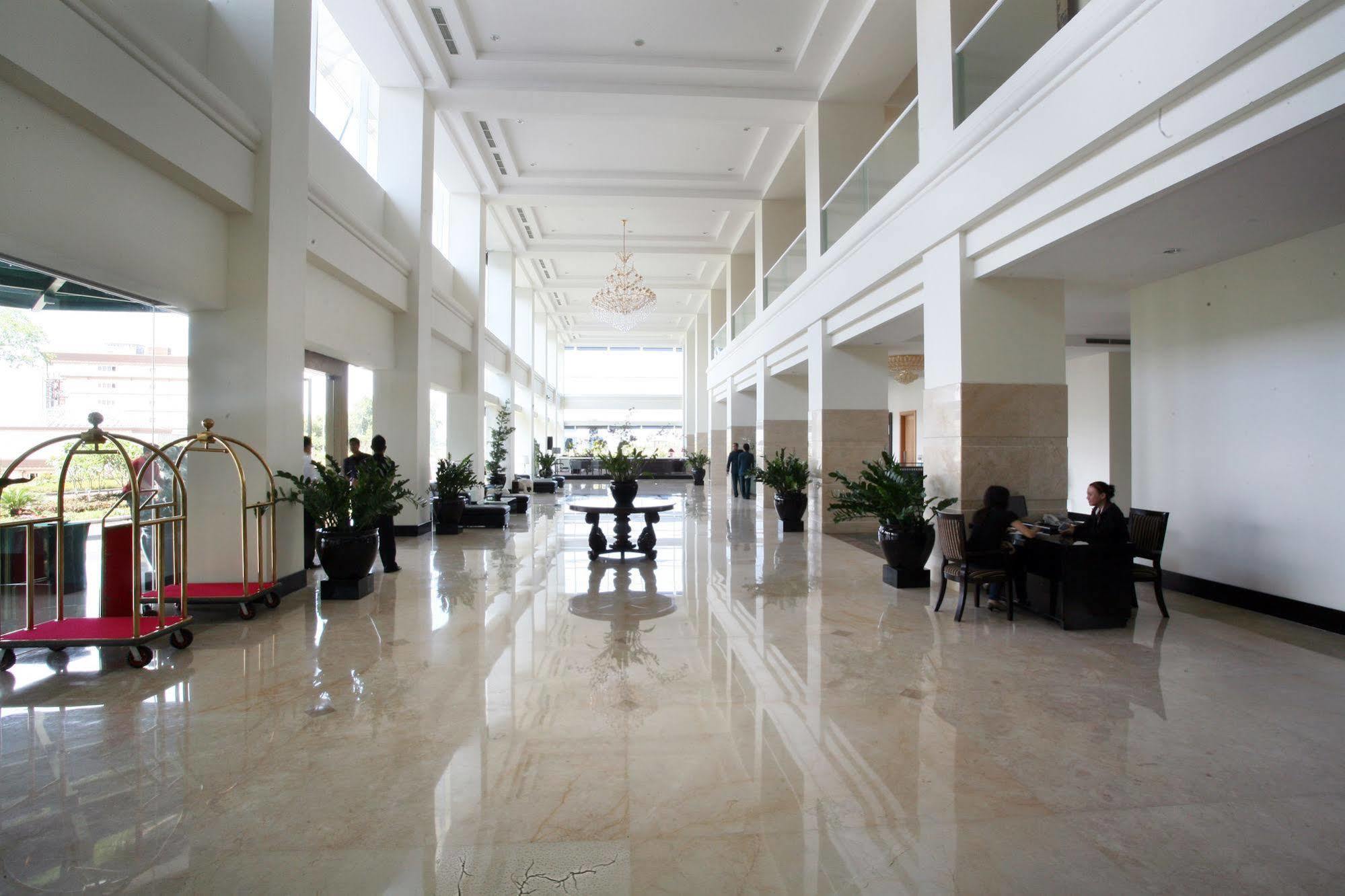 Sintesa Peninsula Hotel Manado Exteriér fotografie
